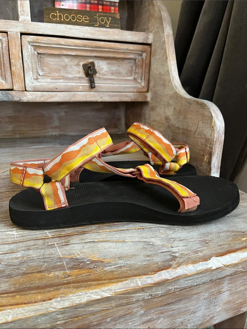 🖤 Teva Originial Universal Sandals Wavy Orange Stripe Size 9 Outdoor Hiking